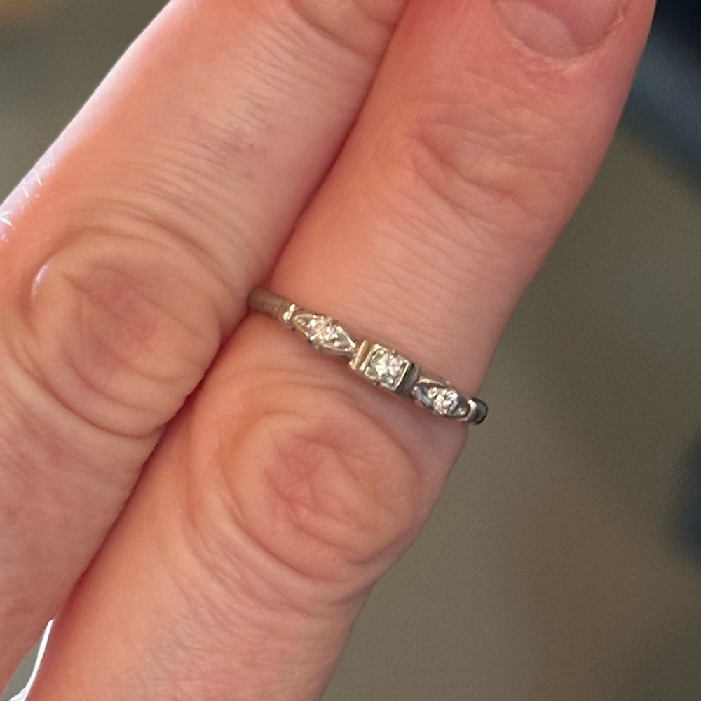 Antique 18K White Gold Diamond Ring Size 6.25 - Picture 5 of 14
